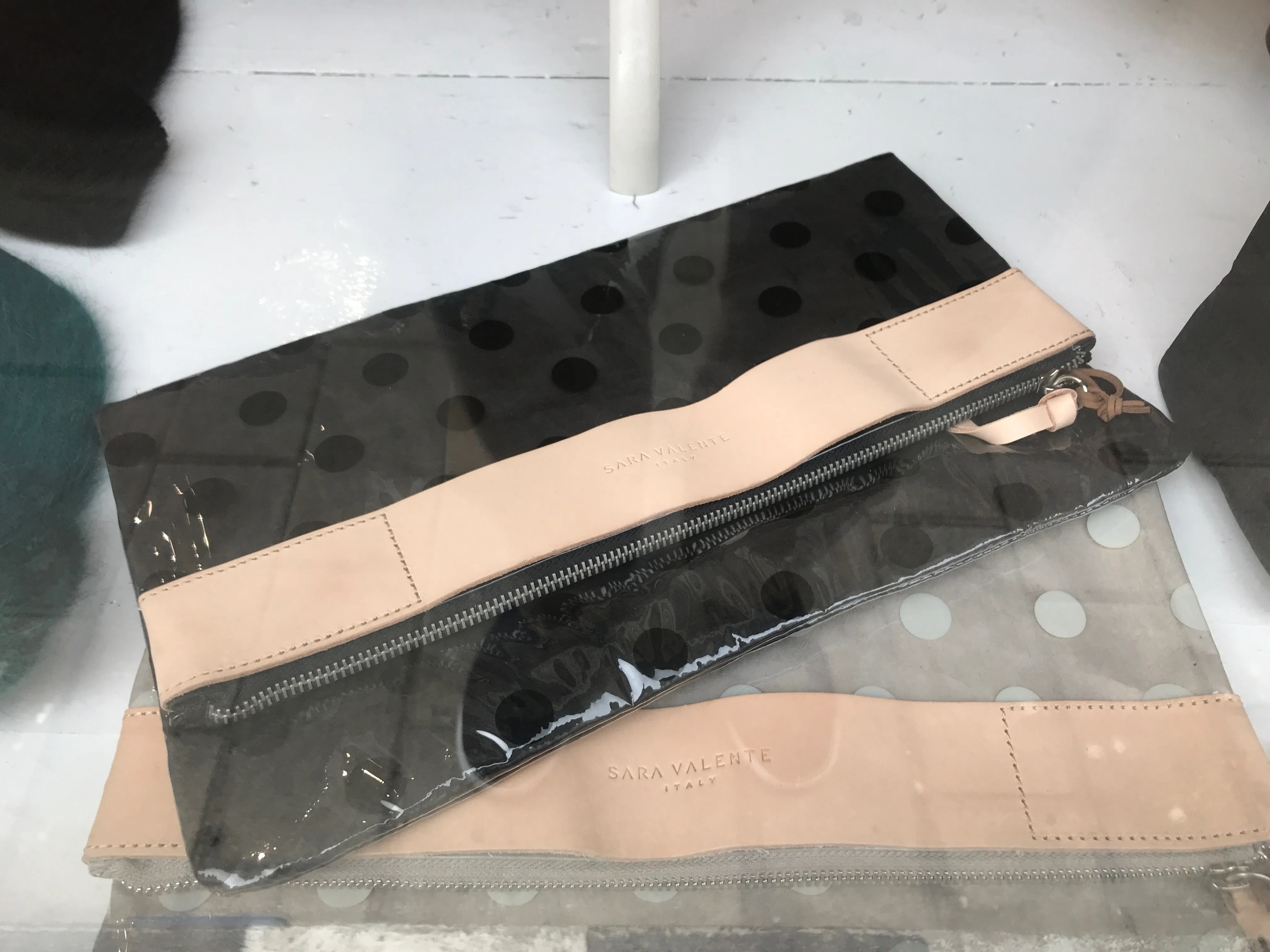 Dots leather handle clutch bag (2 colours)