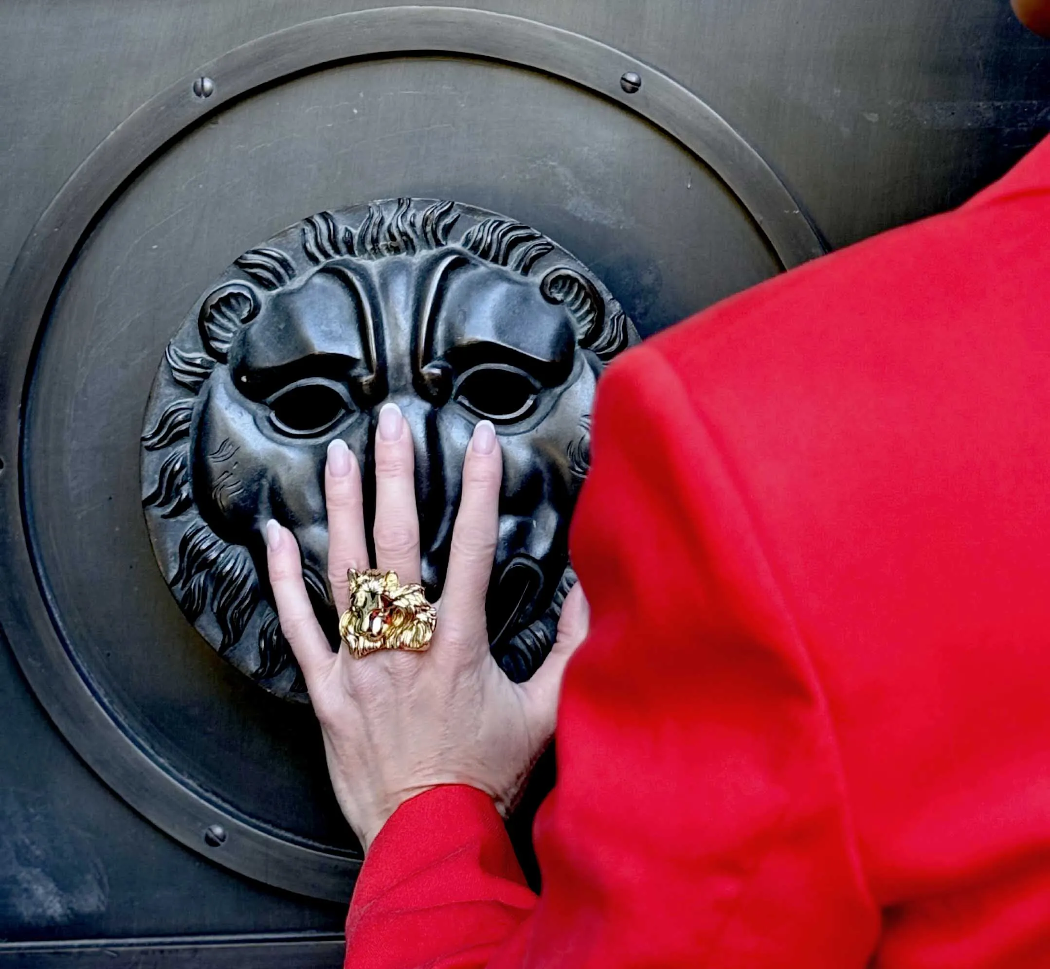 FIERCE LION RING