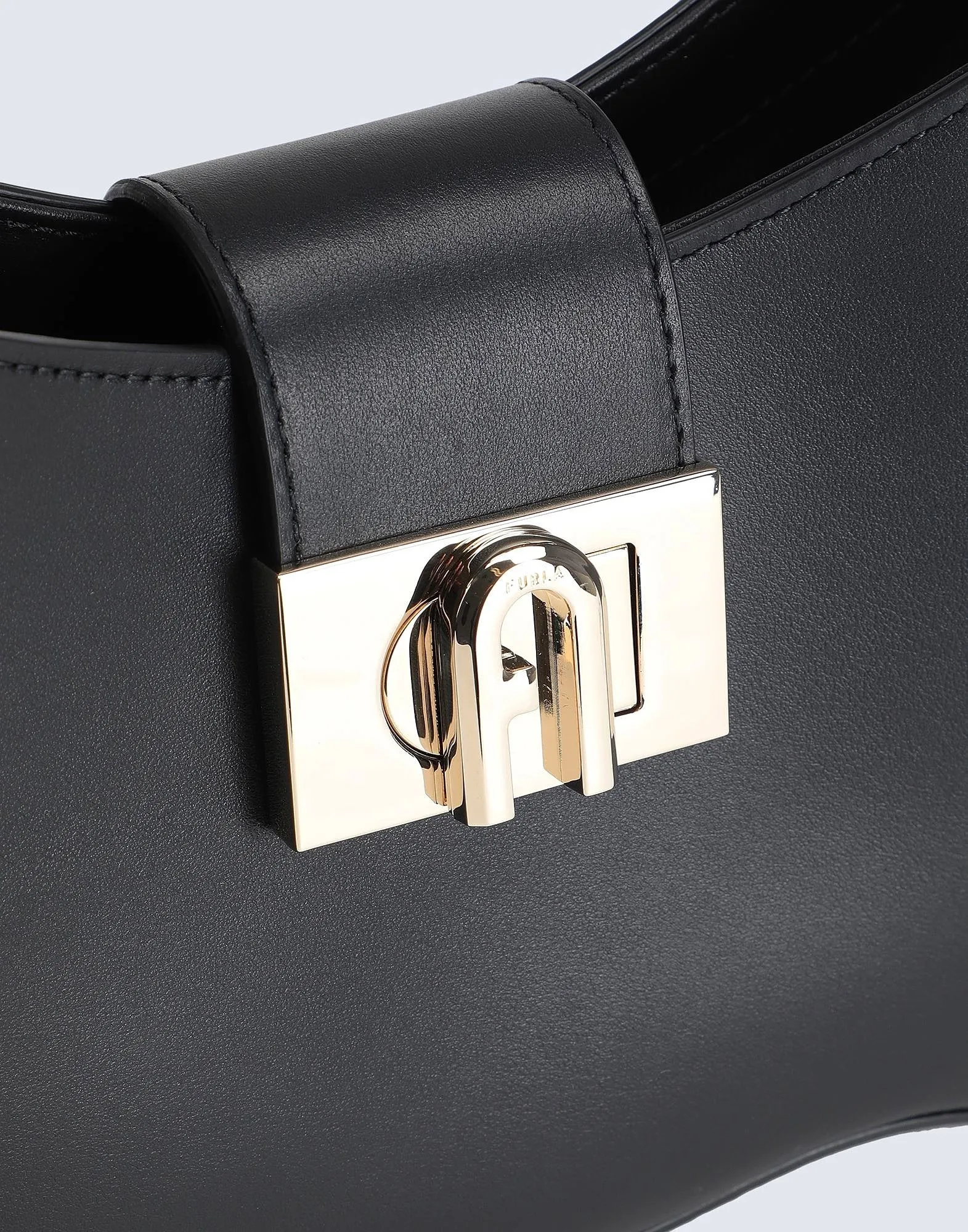 Furla 1927 S Soulder Wave bag, black