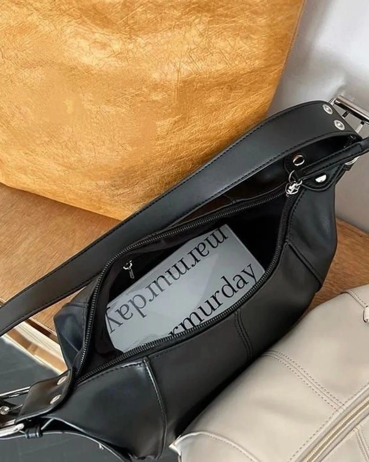 HOBO SHOULDER BAG