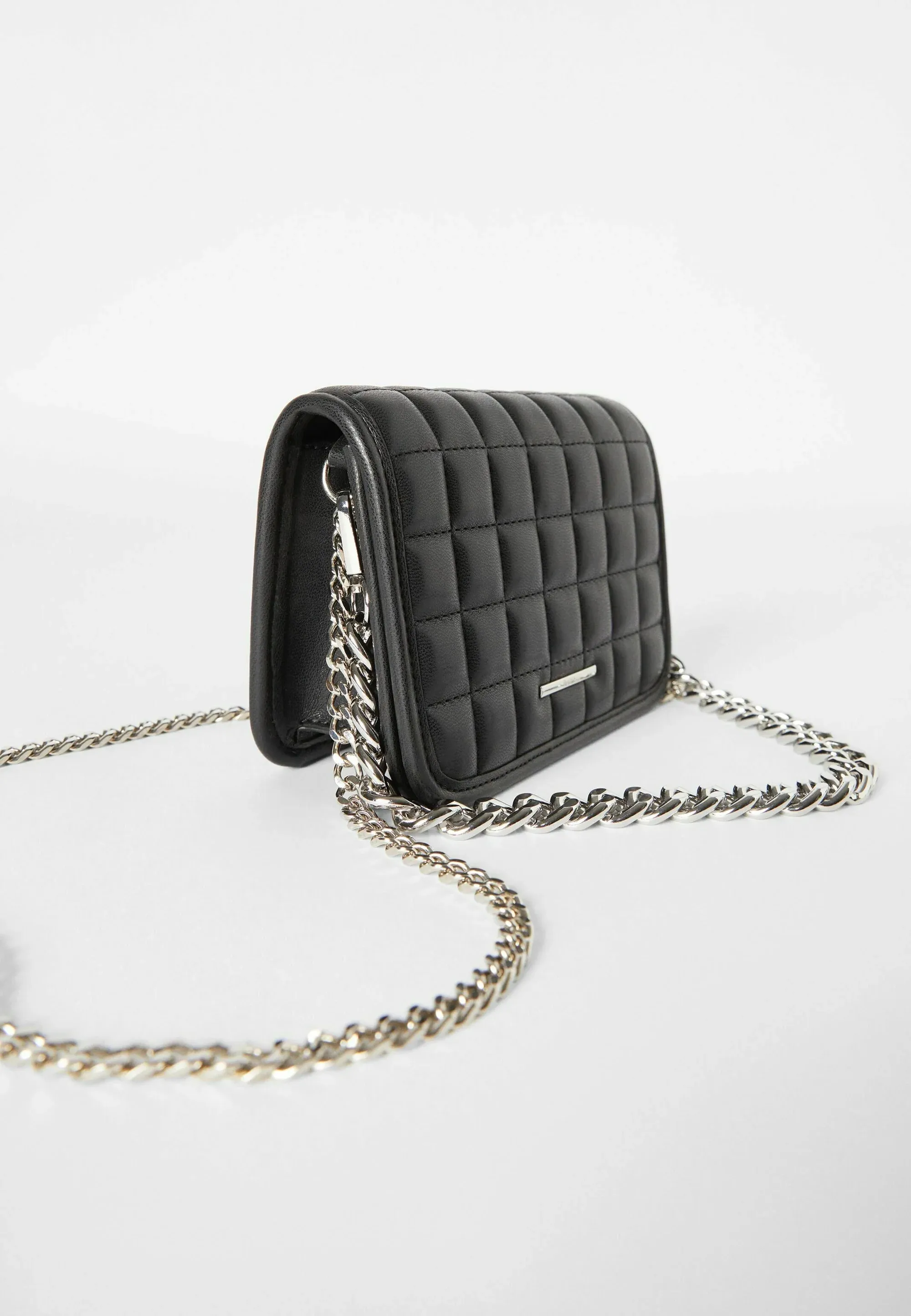MIT KETTEN - Across body bag - Bershka