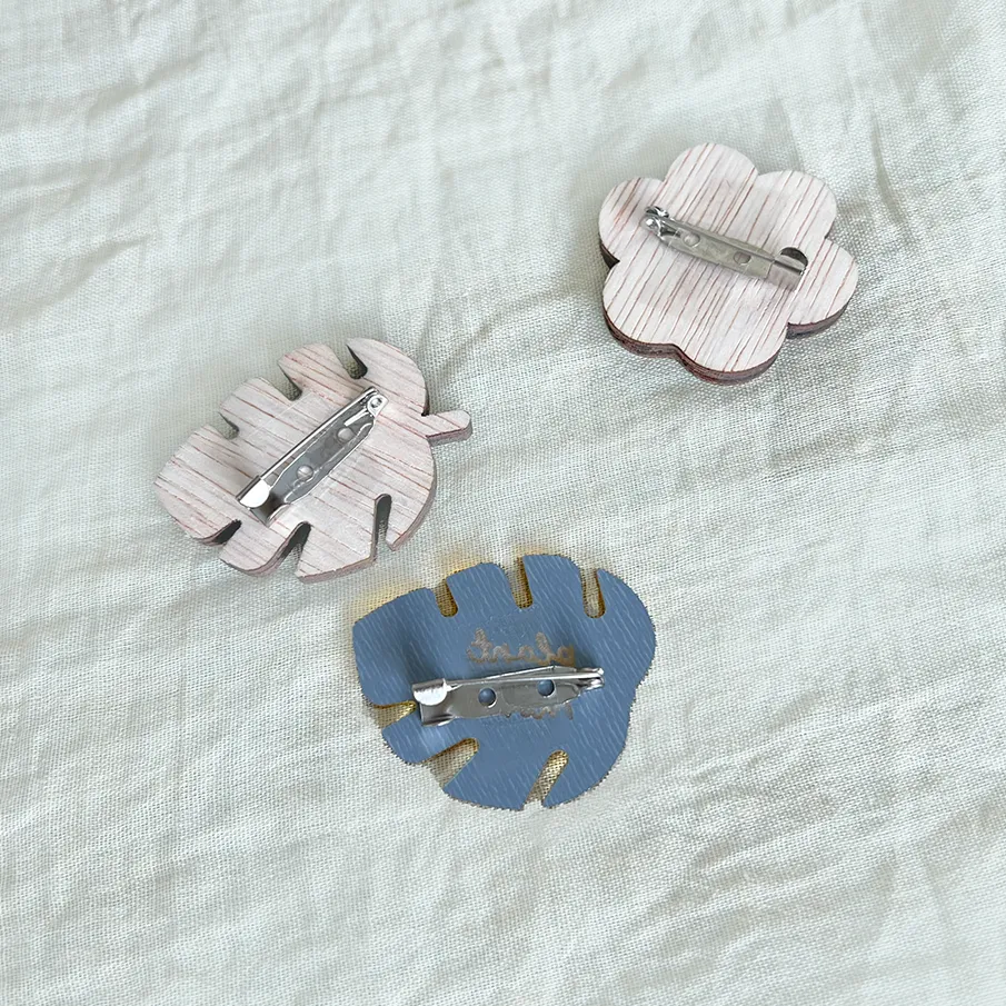 Mum Brooch