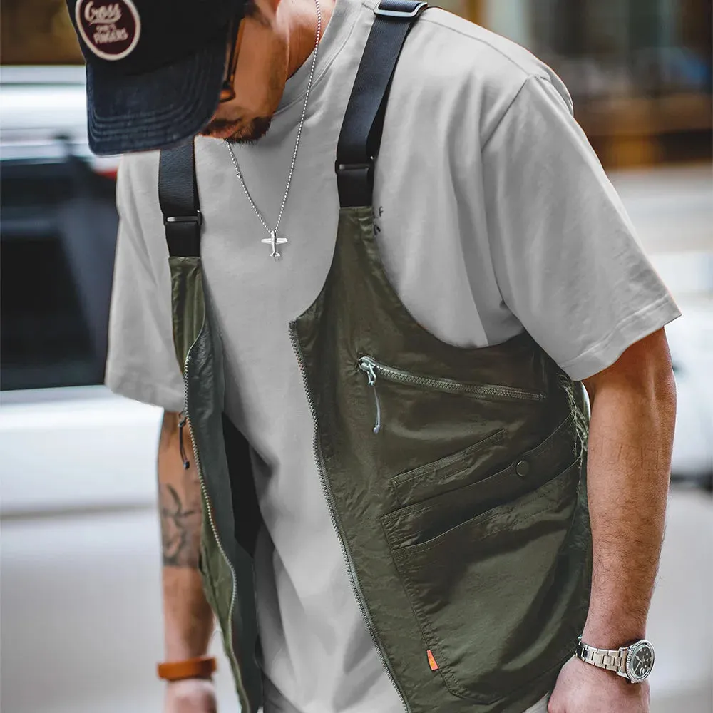 Versatile Tactical Vest and Satchel Bag in One!/Gilet Tattico Versatile e Borsa a Tracolla in Uno!