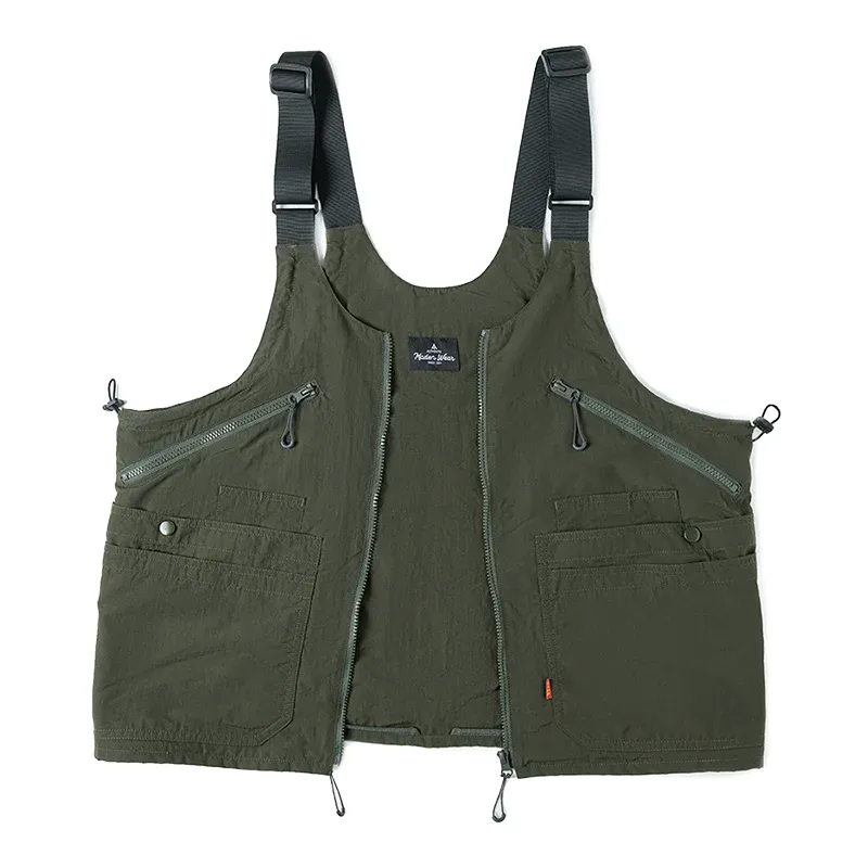 Versatile Tactical Vest and Satchel Bag in One!/Gilet Tattico Versatile e Borsa a Tracolla in Uno!